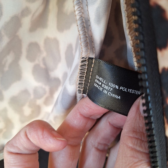 Cropped Cheetah Jacket - Picture 12 of 15